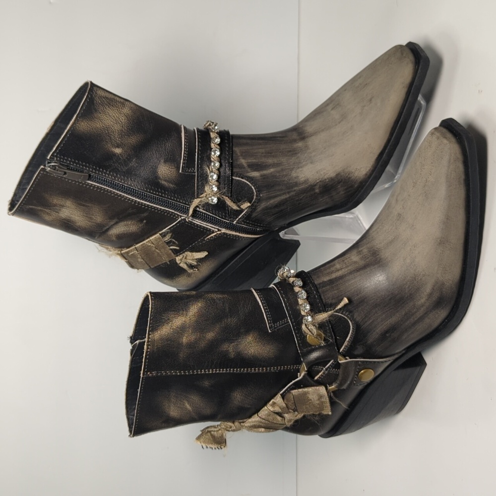 Steve Madden Black and Tan Ankle Boots